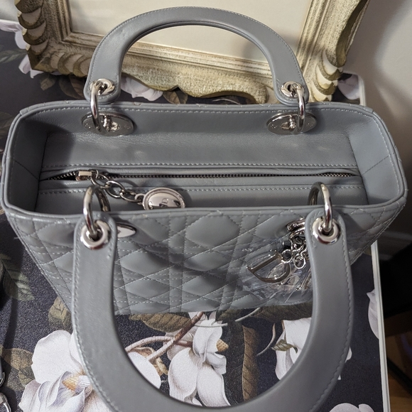 Christian Dior Medium Lady Dior - Picture 14 of 17